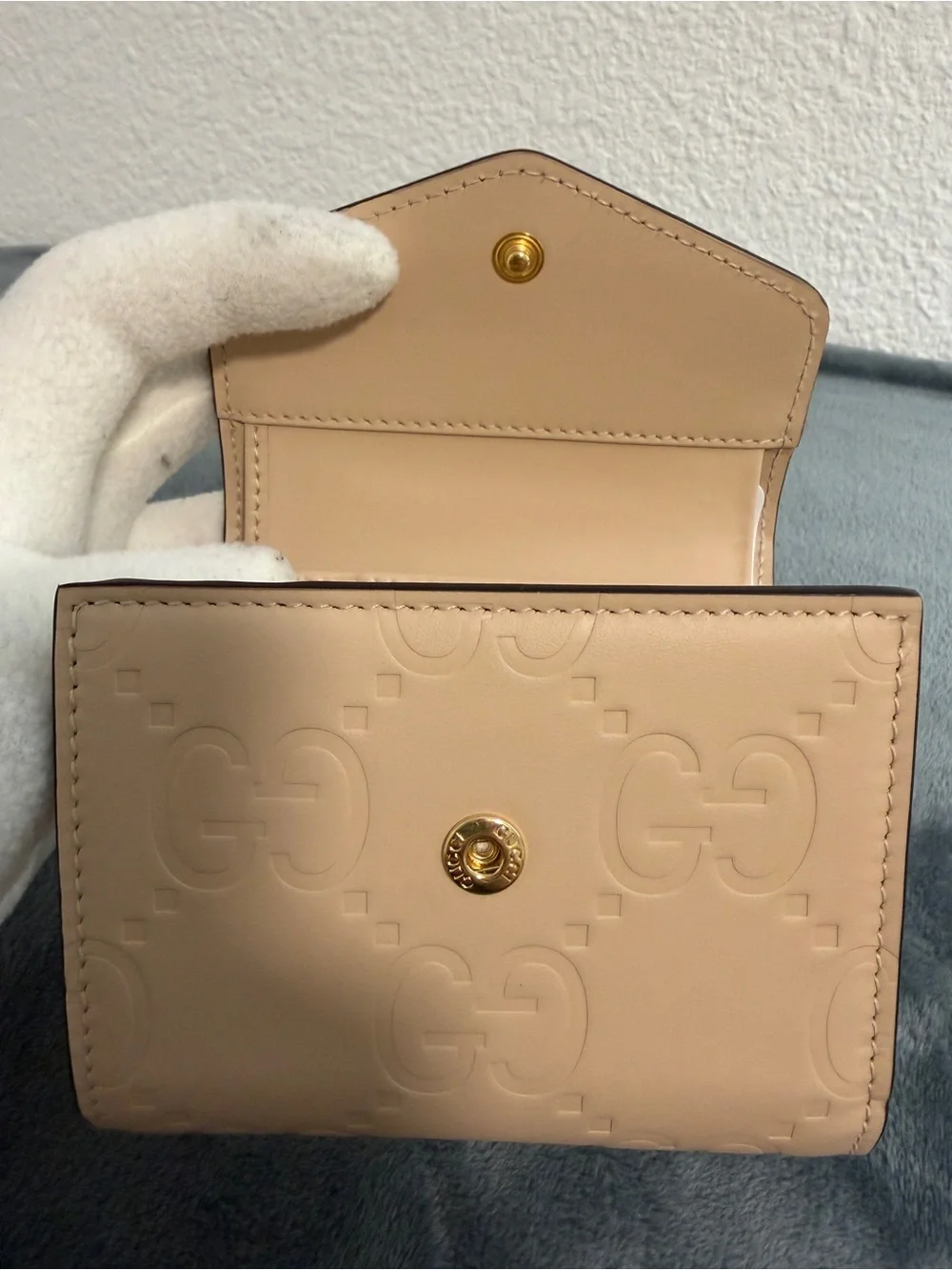 Brand New Gucci Gilbert Calf Leather GG Trifold Wallet Beige - Picture 5 of 11